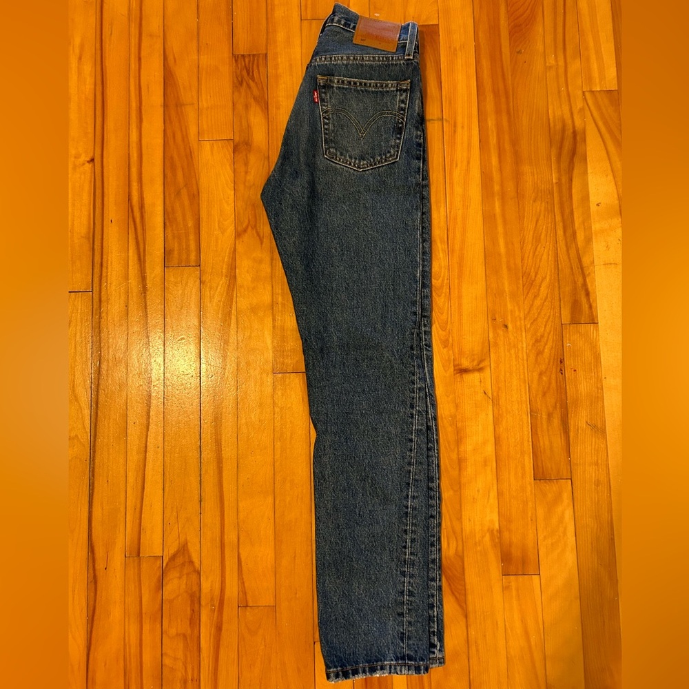LEVIS 501 size 24 like new